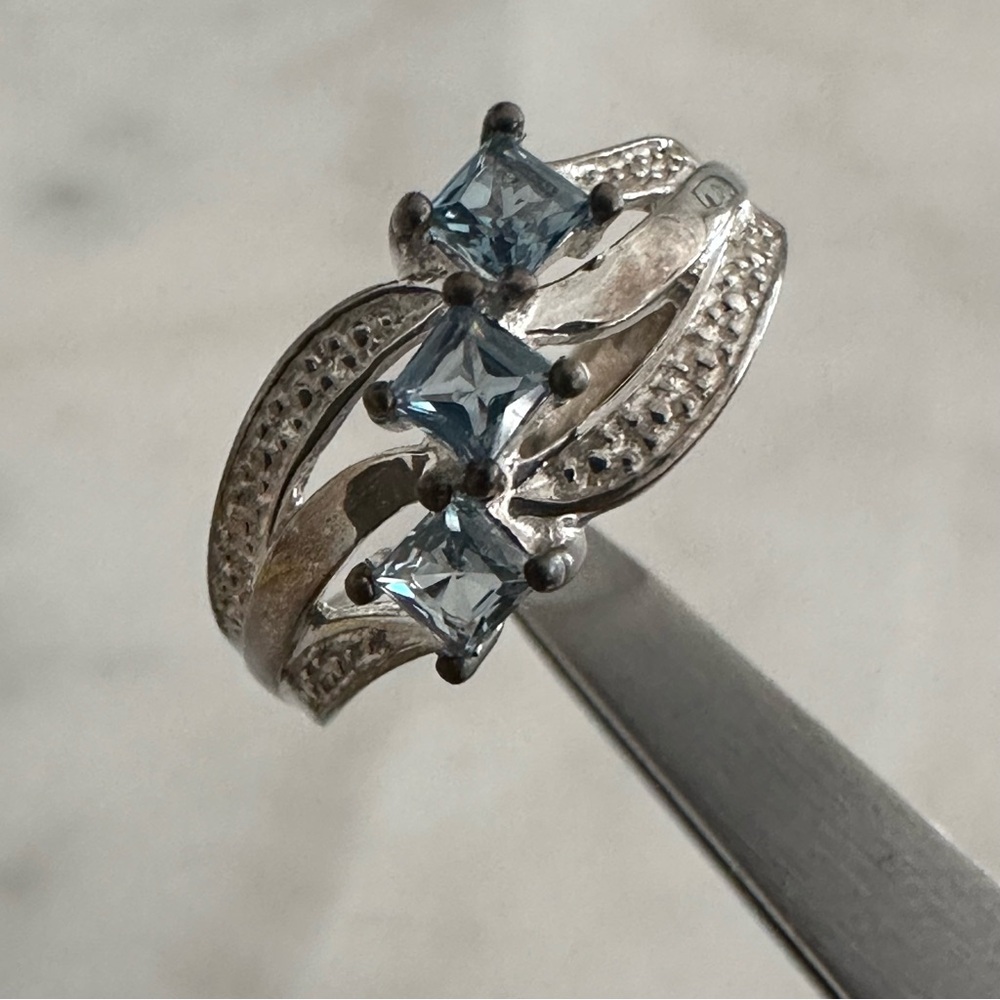 NEW ArtCarved Aquamarine Three-Stone Ribbon Ring Sterling Silver Size 6